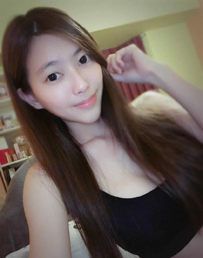 高颜值纯天然极品美女自拍照图片 6