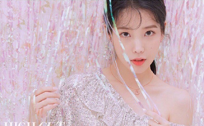 韩国美女明星IU李智恩甜美可人的小公主图片 3