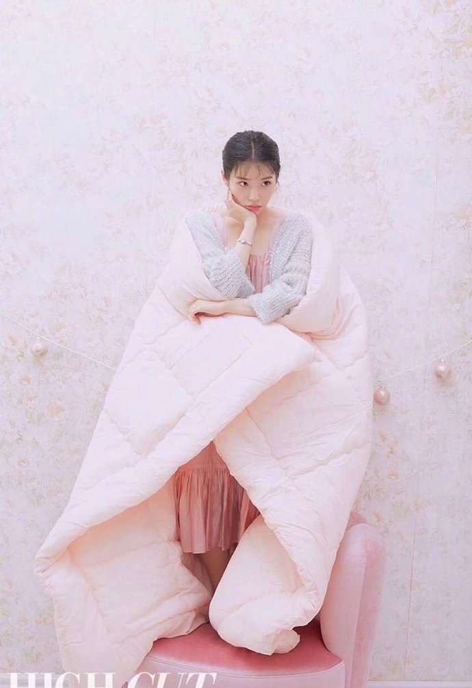 韩国美女明星IU李智恩甜美可人的小公主图片 5