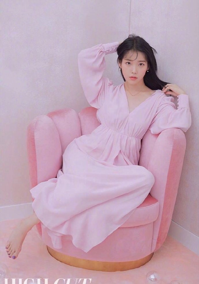 韩国美女明星IU李智恩甜美可人的小公主图片 7