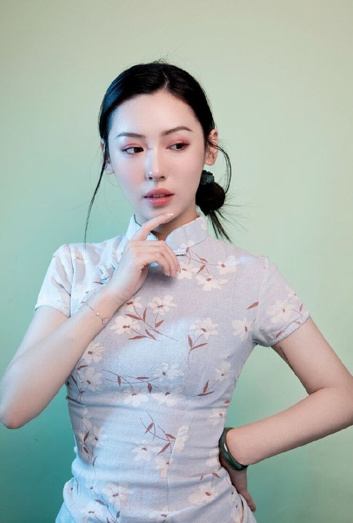 温婉动人旗袍美女图片山有木兮木有枝 心悦君兮君不知 3