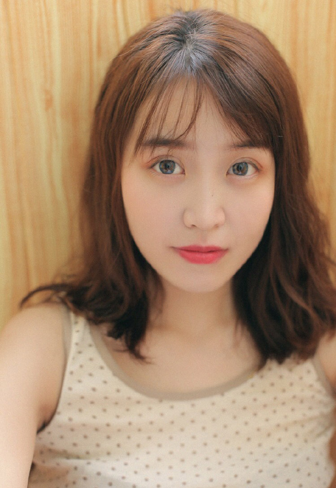 娇俏可爱的桑拿房清纯美女图片 6