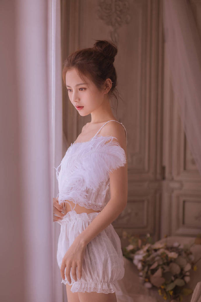 甜蜜的牛奶肌清纯美女图片白白嫩嫩 5