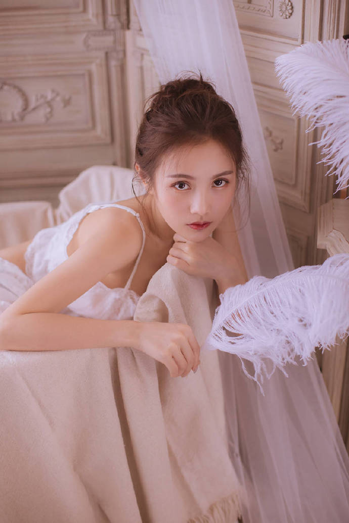 甜蜜的牛奶肌清纯美女图片白白嫩嫩 8