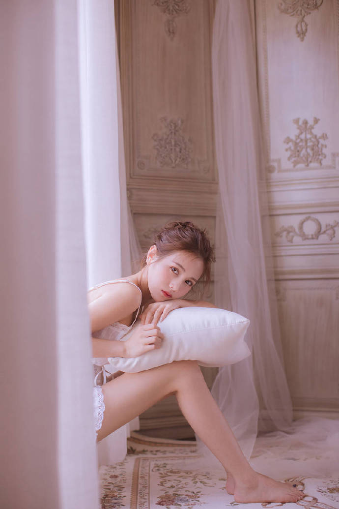 甜蜜的牛奶肌清纯美女图片白白嫩嫩 10
