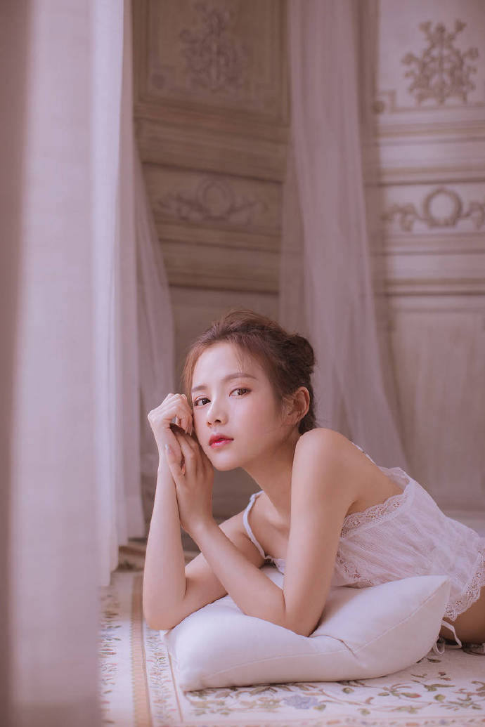 甜蜜的牛奶肌清纯美女图片白白嫩嫩 11