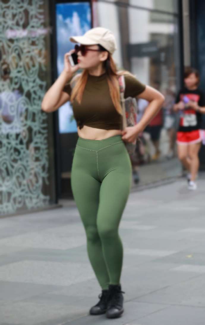健身街头范街拍美女图片 5