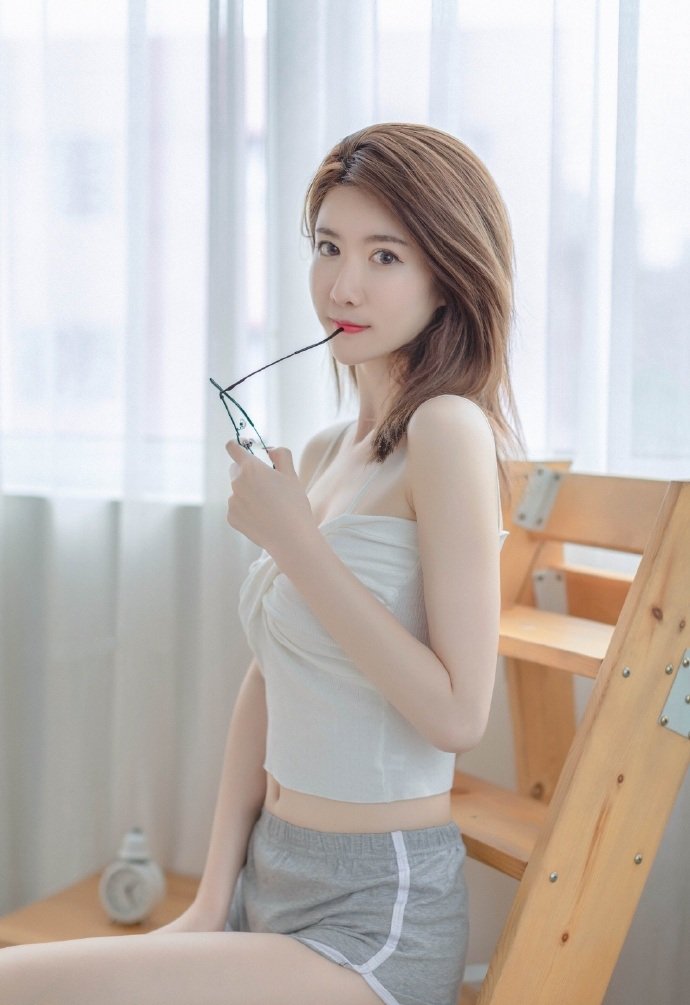国产女人清纯mm极品美女写真图片 8