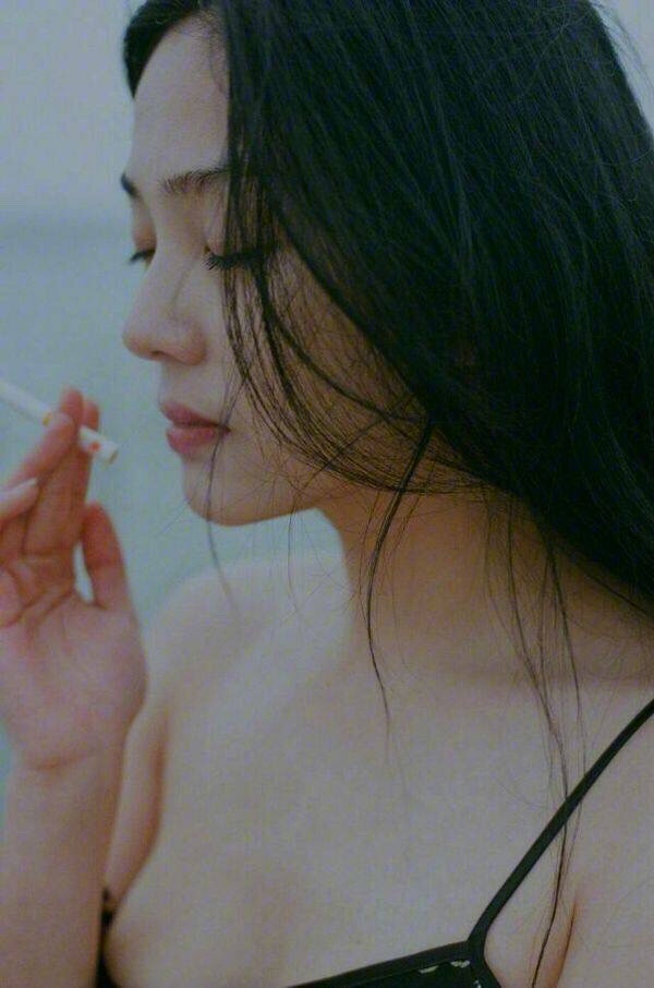 唯美意境漂亮美女图片 10