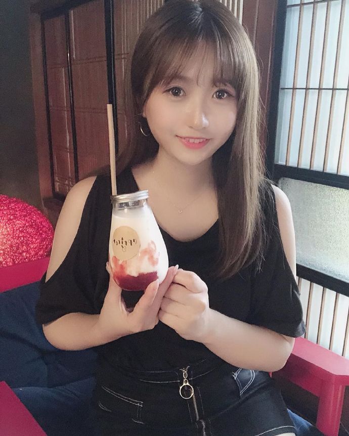 白白嫩嫩的卡哇伊清纯可爱女生图片 5