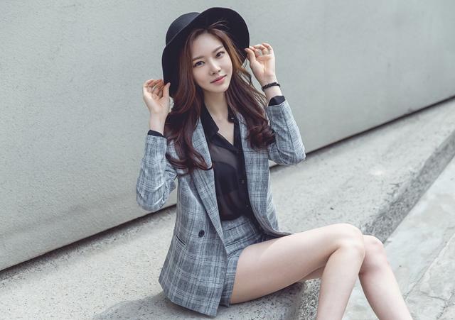 气场强大的职场丽人性感气质美女街拍图片 9