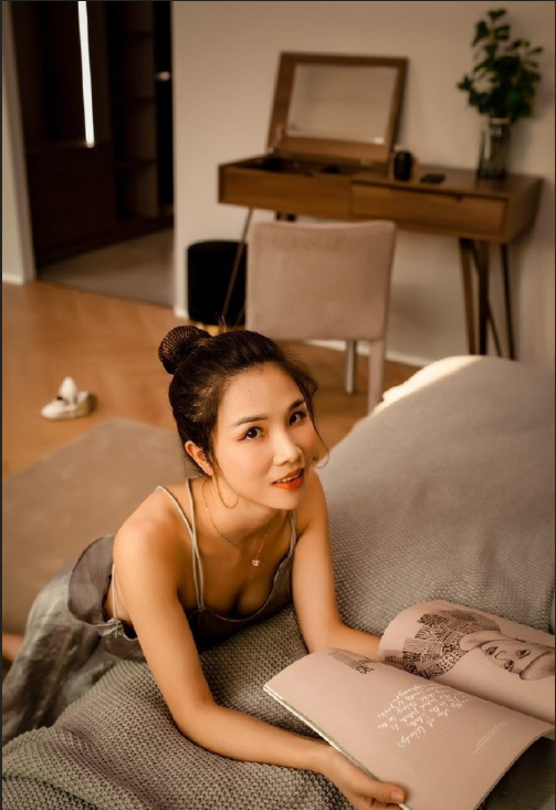 吊带美女美背洁白无瑕唯美写真图片 9