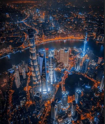 上海夜景灯光璀璨的外滩夜景图片