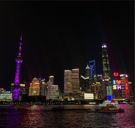 上海夜景灯光璀璨的外滩夜景图片 7