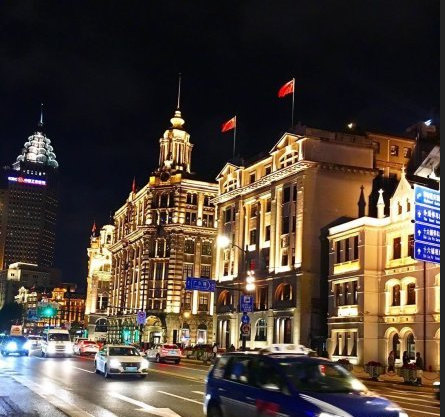 上海夜景灯光璀璨的外滩夜景图片 9