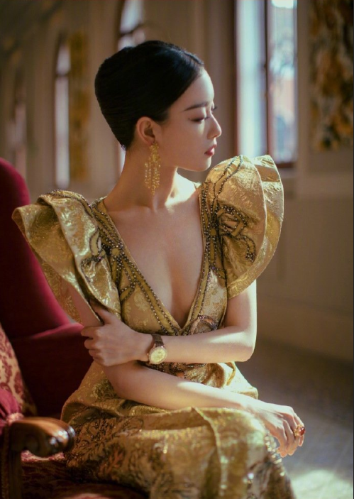 中国美女明星倪妮2019礼服LOOK身材颜值都很能扛 10