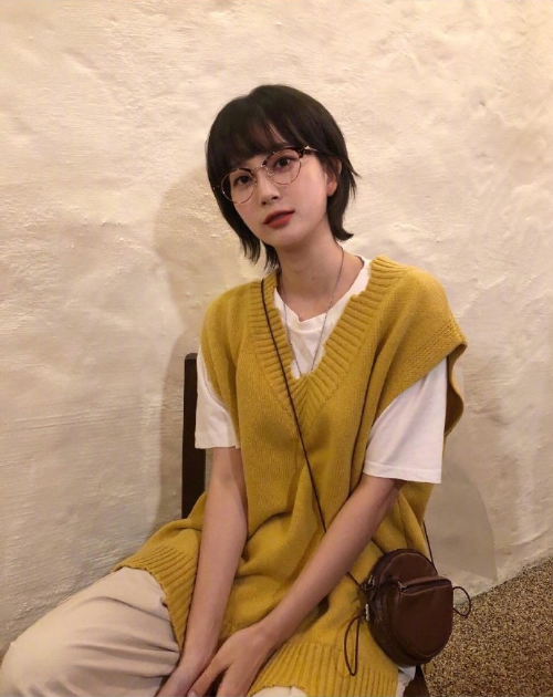 韩国美女은아可爱元气短发女生图片 2