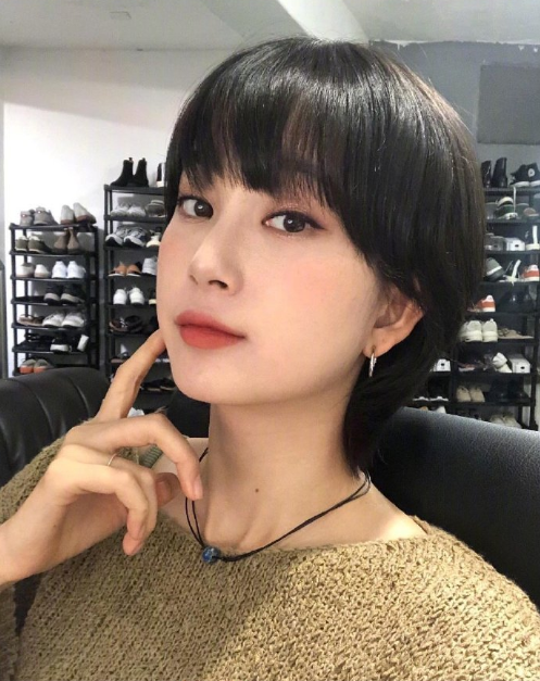 韩国美女은아可爱元气短发女生图片 6