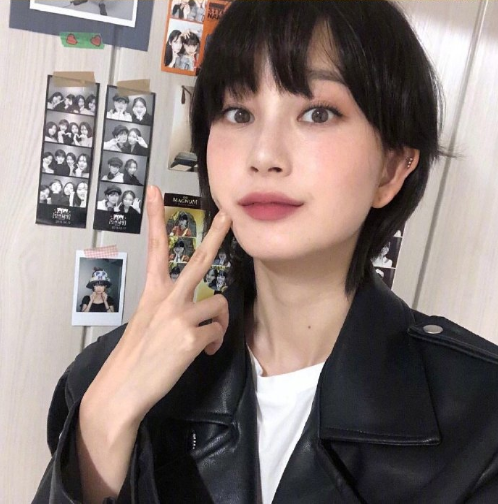 韩国美女은아可爱元气短发女生图片 7