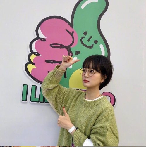 韩国美女은아可爱元气短发女生图片 8