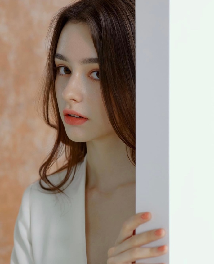 俄罗斯极品美女模特Dasha Taran写真图片 2