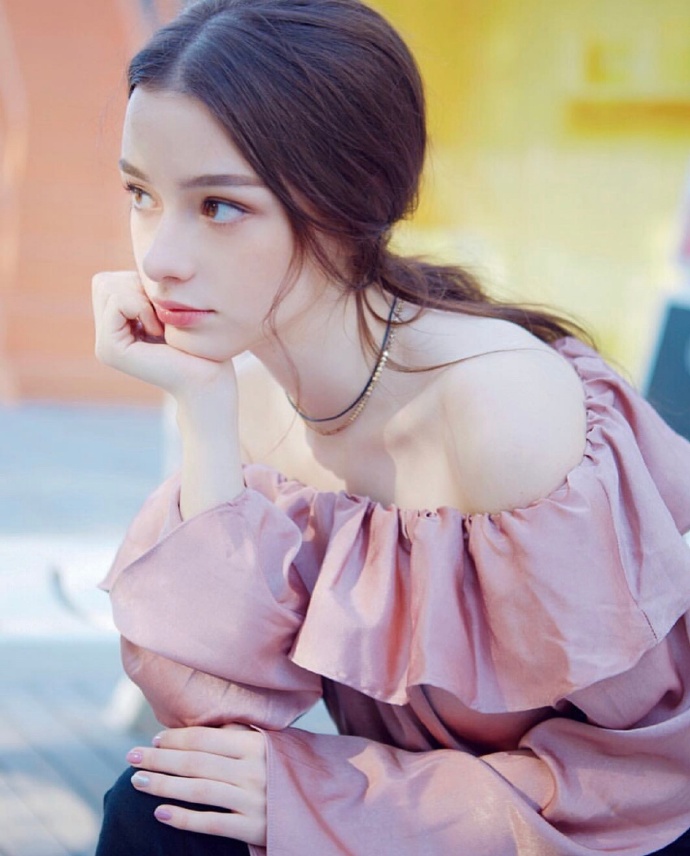 俄罗斯极品美女模特Dasha Taran写真图片 8