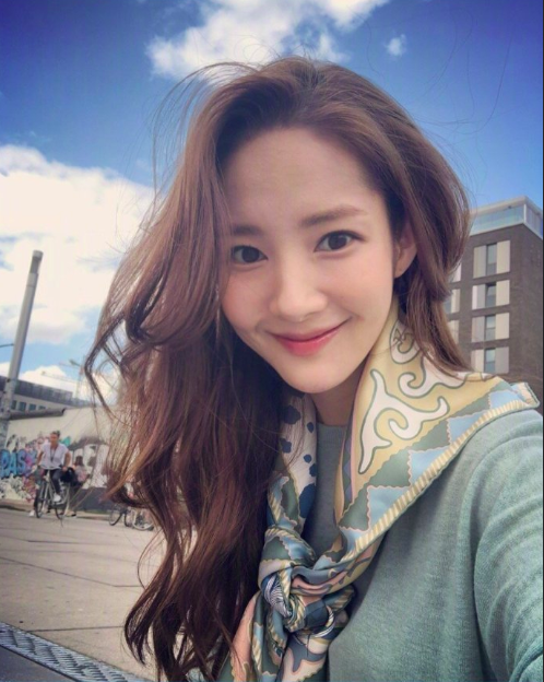 韩国美女明星朴敏英金秘书的生活照穿搭合集 6