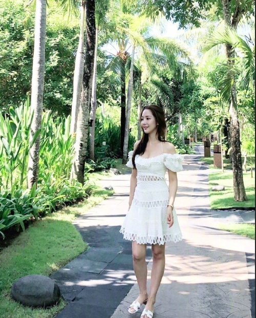 韩国美女明星朴敏英金秘书的生活照穿搭合集 8