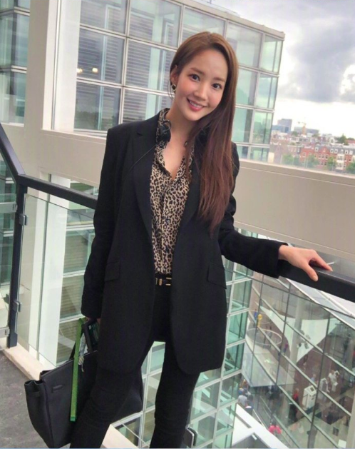 韩国美女明星朴敏英金秘书的生活照穿搭合集 9