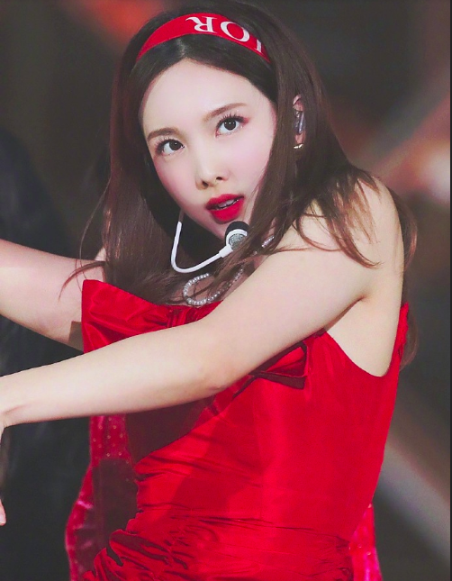 韩国美女图片 女团TWICE林娜琏图片 4