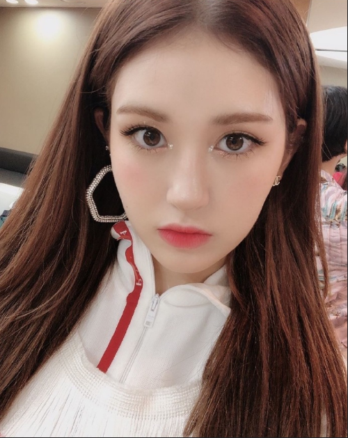 韩国美女明星全昭弥Somi私下美照图片 7