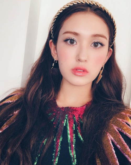 韩国美女明星全昭弥Somi私下美照图片 10