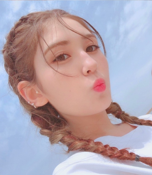 韩国美女明星全昭弥Somi私下美照图片 13