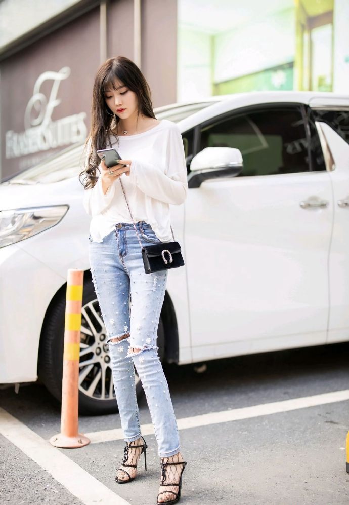 紧身牛仔裤美女杨晨晨大长腿写真图片 4