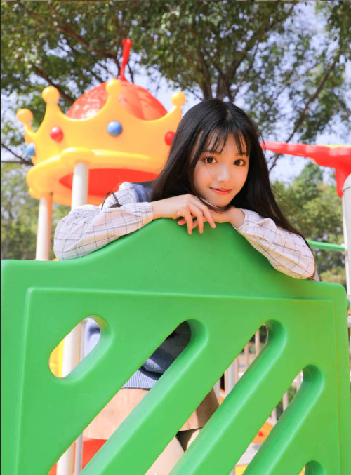 极品清纯mm美女校花游乐场阳光写真图片 3