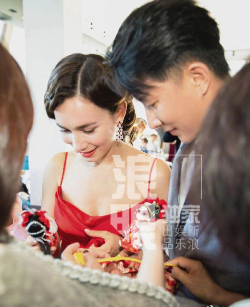 中国明星夫妻韩庚卢靖姗官宣结婚照图片 4