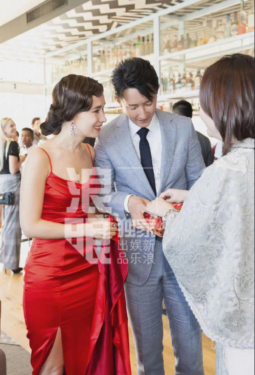 中国明星夫妻韩庚卢靖姗官宣结婚照图片 6