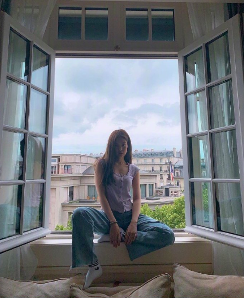 95后日韩美女明星blackpinkJennie金智妮迷人图片 4