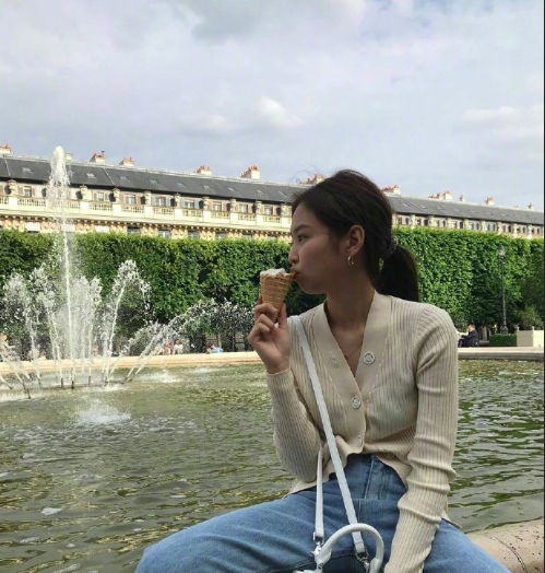 95后日韩美女明星blackpinkJennie金智妮迷人图片 10