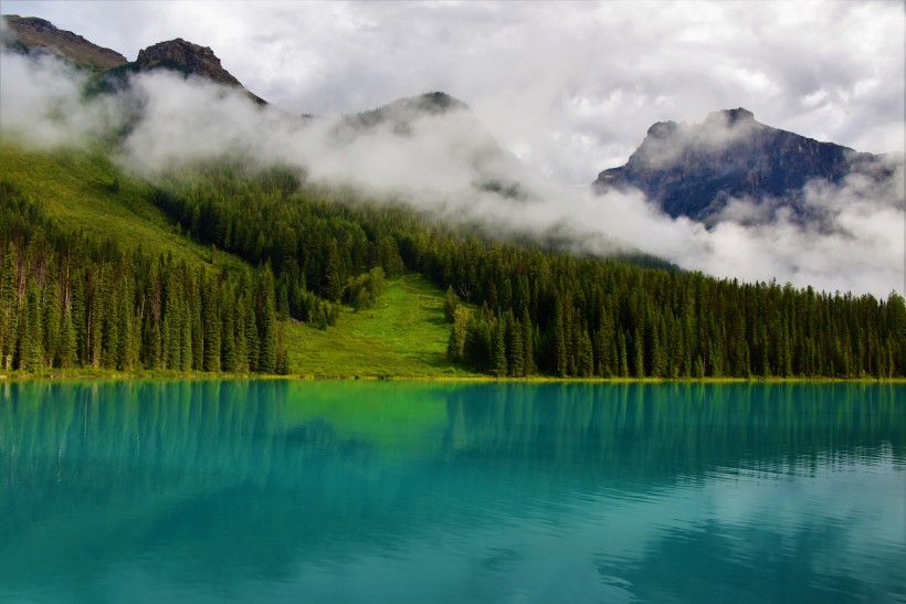 绝美的山川湖泊风景图片