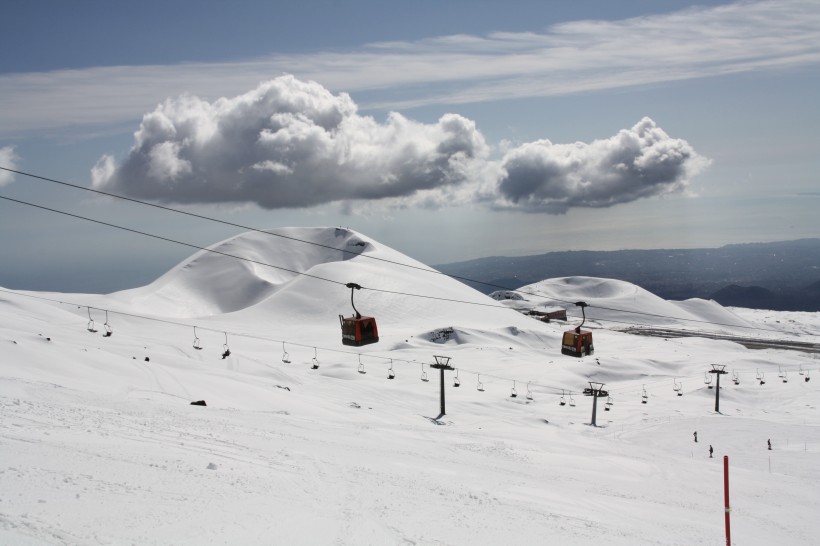 冬日里的皑皑白雪风景图片 3
