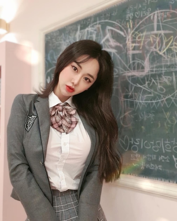 清纯校花mm美女嘟嘟嘴可爱图片 3