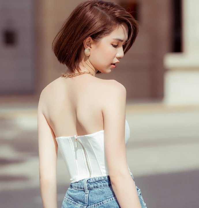 极品越南美女模特Ngọc Trinh街拍图片 5