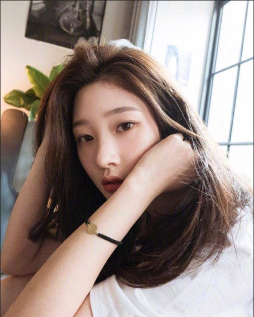 韩国美女明星97年清纯甜美的小仙女郑采妍图片 4