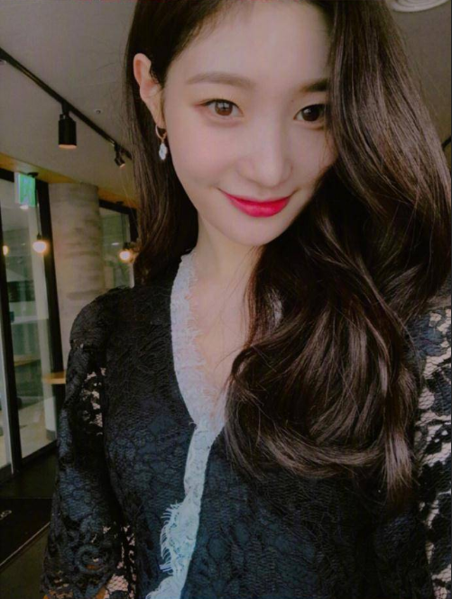 韩国美女明星97年清纯甜美的小仙女郑采妍图片 11