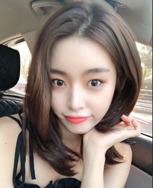 高颜值极品美女自拍照图片 2