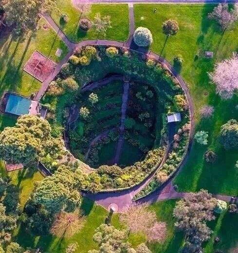 澳大利亚神奇的洞穴花园风景图片