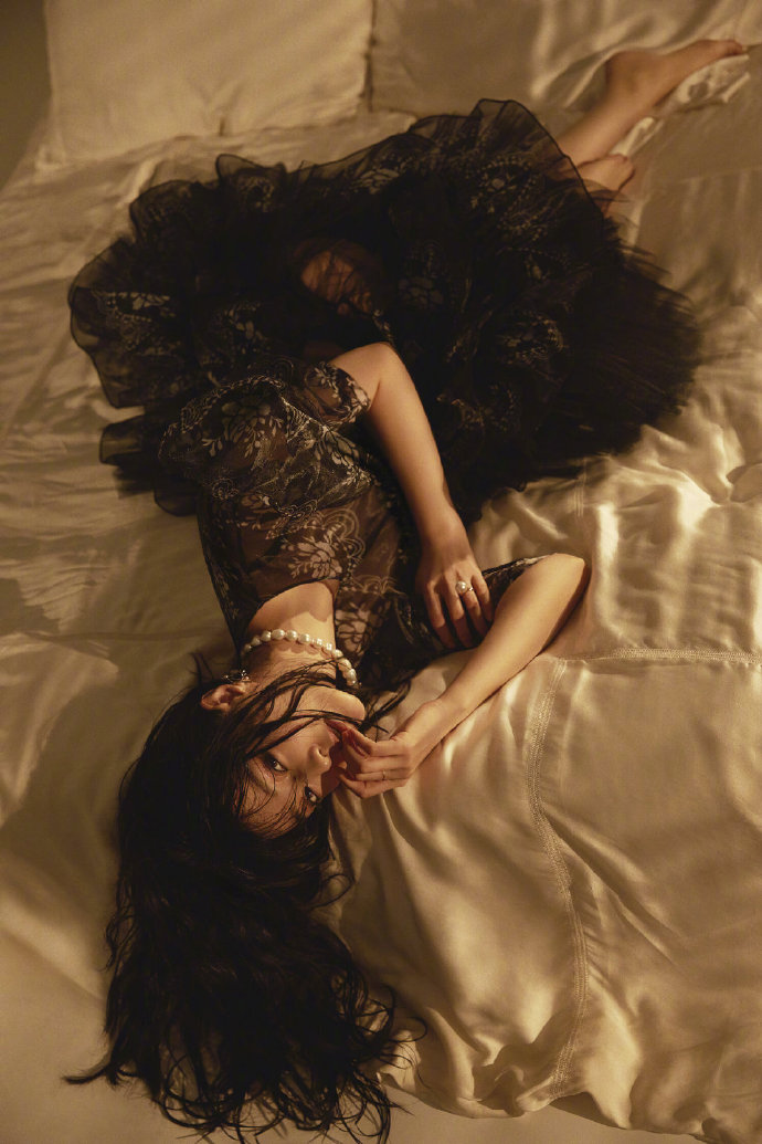 中国美女范冰冰 X《FLAUNT》湿发烟熏妆性感又霸气图片 5