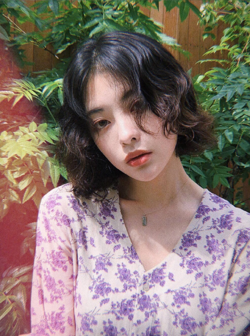 短发女生复古发型清纯mm韩国美女图片 6