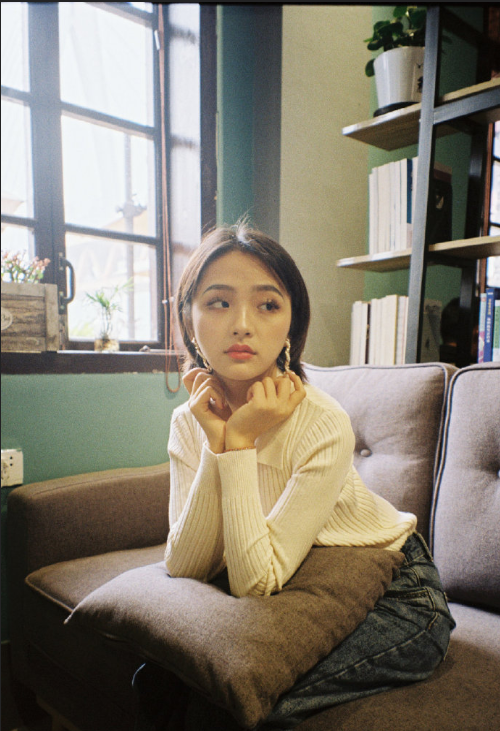 短发气质美女写真集图片 8